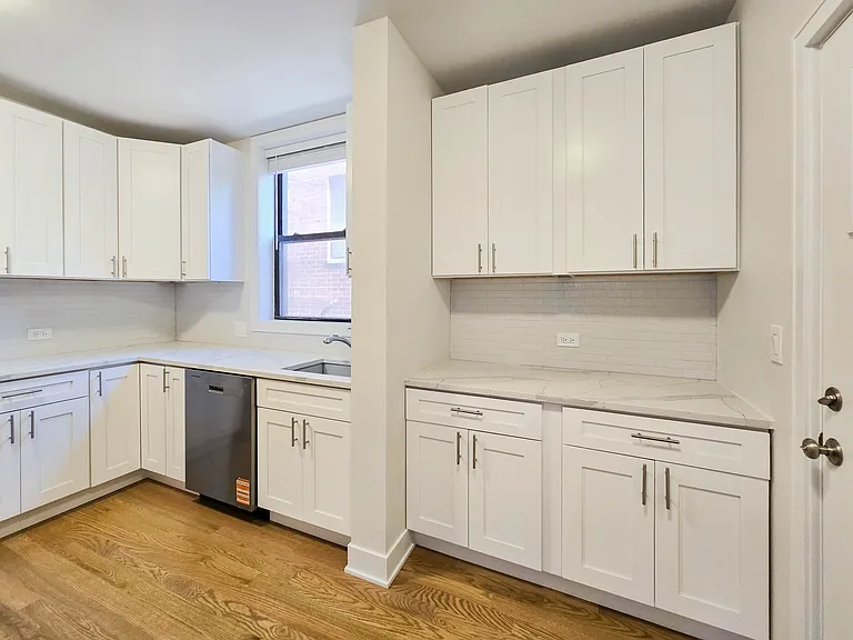 3931 1/2 N Keeler Ave #1 — Photo 9