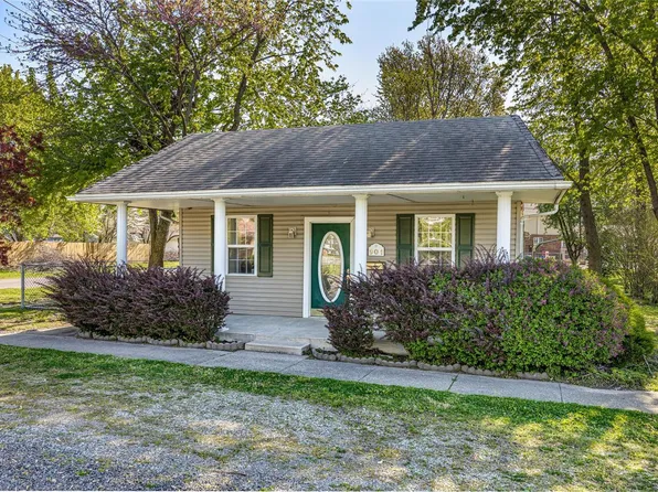 901 S Macoupin St, Gillespie, IL 62033
