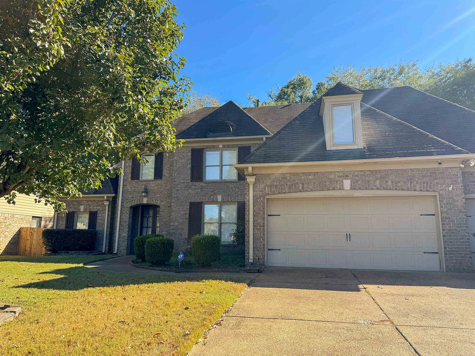 4 bed, 3.0 bath, 3608 sqft, $3,200 — Photo 1