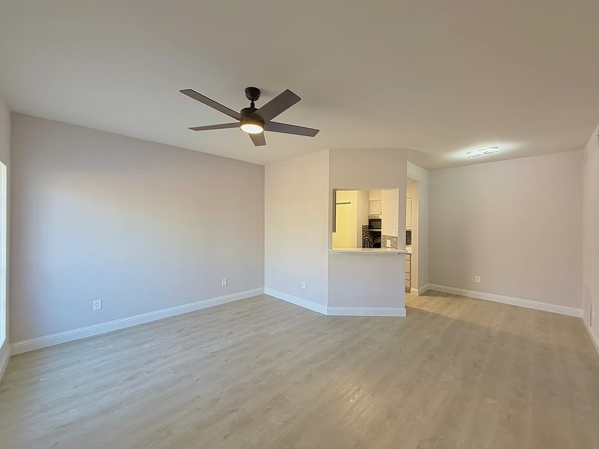 Building Photo - 5757 Martel Ave #B05
