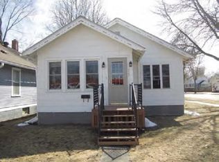 323 7th St, International Falls, MN 56649