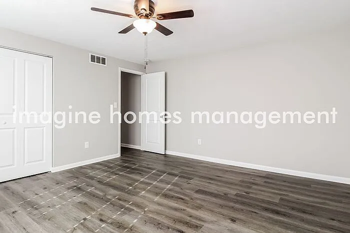 1960 Stoney Hill Dr — Photo 11