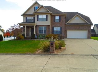 4043 Farmington Dr, Hurricane, WV 25526