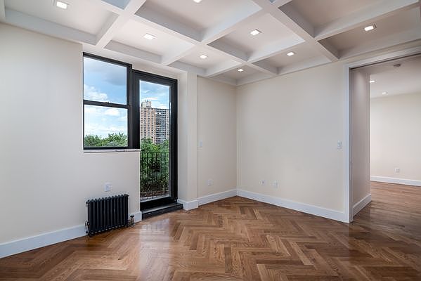 1st image of 941 Washington Ave #650