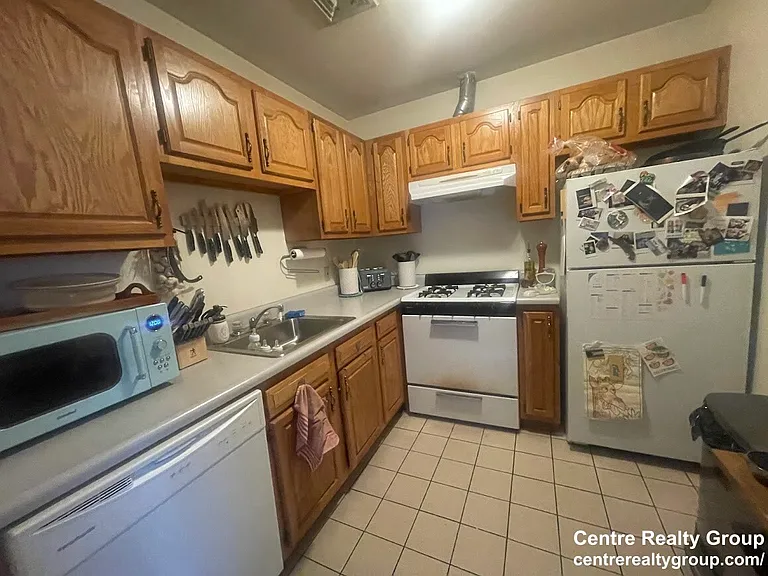 197 Newton St #3 — Photo 1