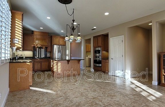5th image of 2339 Shadow Berry Dr