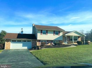 922 N Manor Rd, Honey Brook, PA 19344