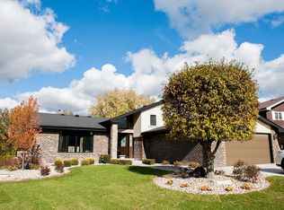 8448 Camelia Ln, Orland Park, IL