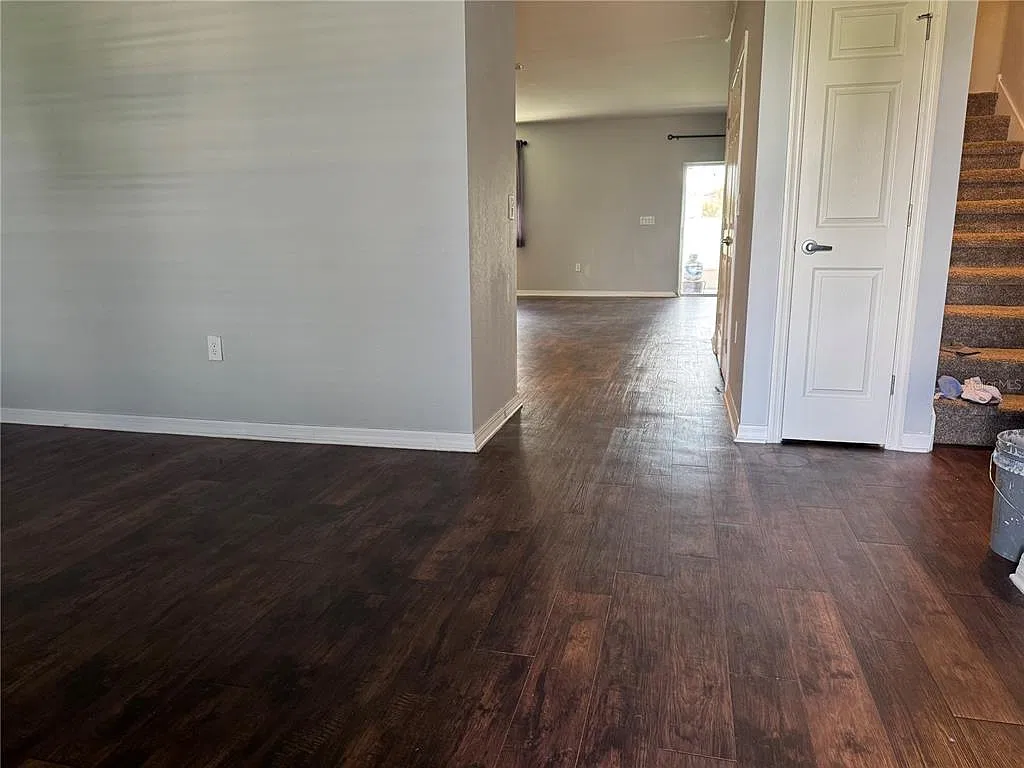 5 bed, 3.5 bath, 3305 sqft, $3,400 — Photo 4