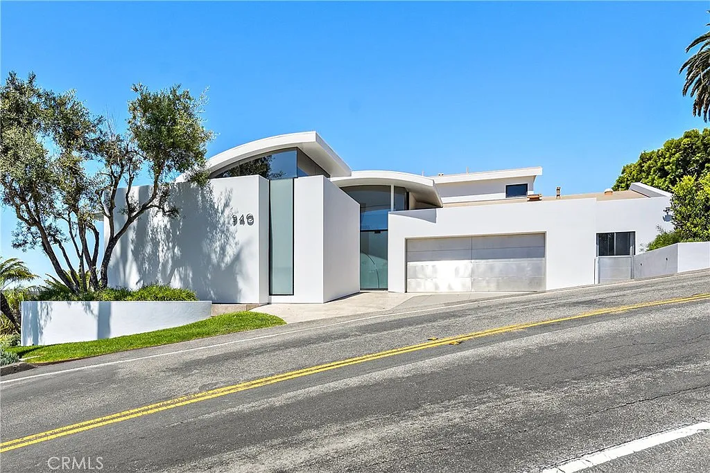4 bed, 3.5 bath, 2721 sqft, $17,500 — Photo 3