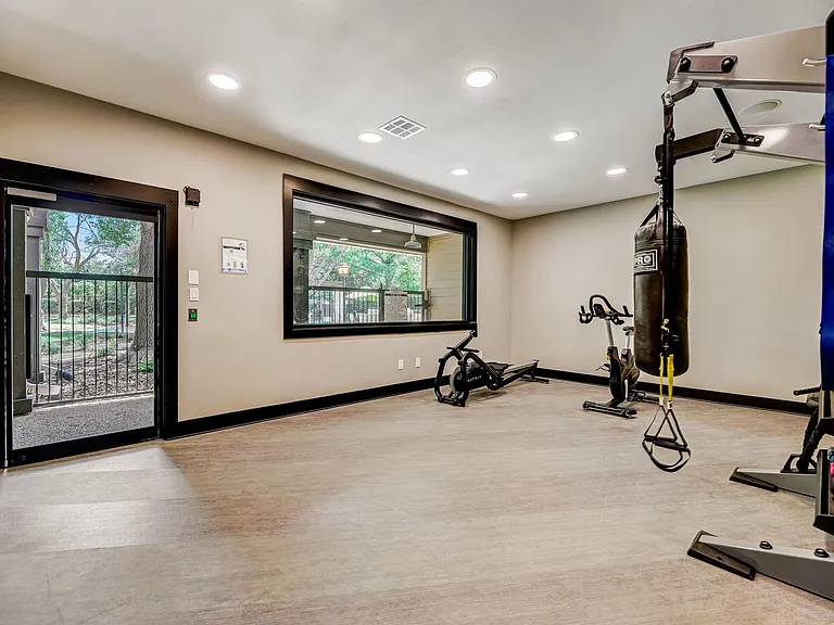 Ventana Oaks Apartments — Photo 16