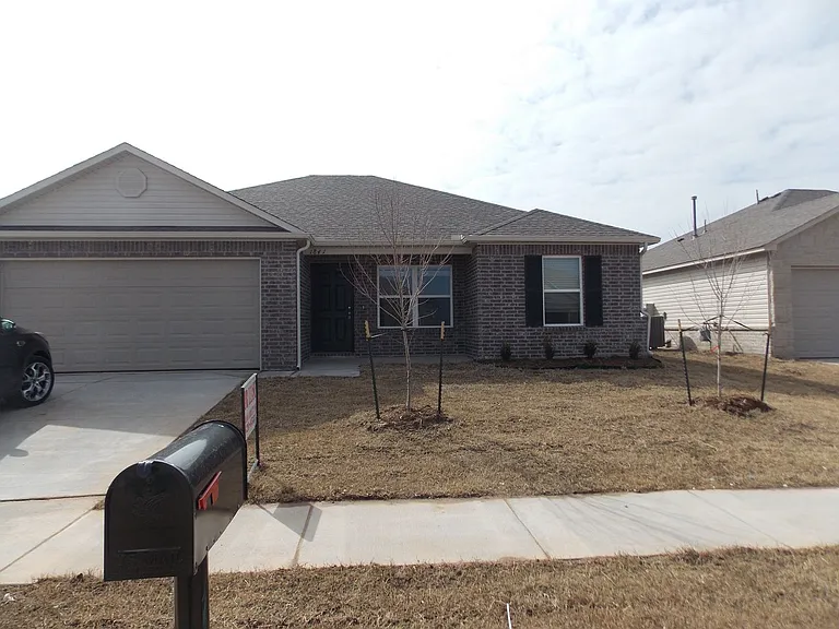 1841 Jack Rabbit Ln — Photo 2