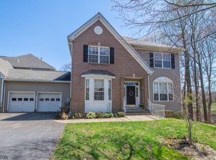 22 Cambridge Pl, Wayne, NJ 07470