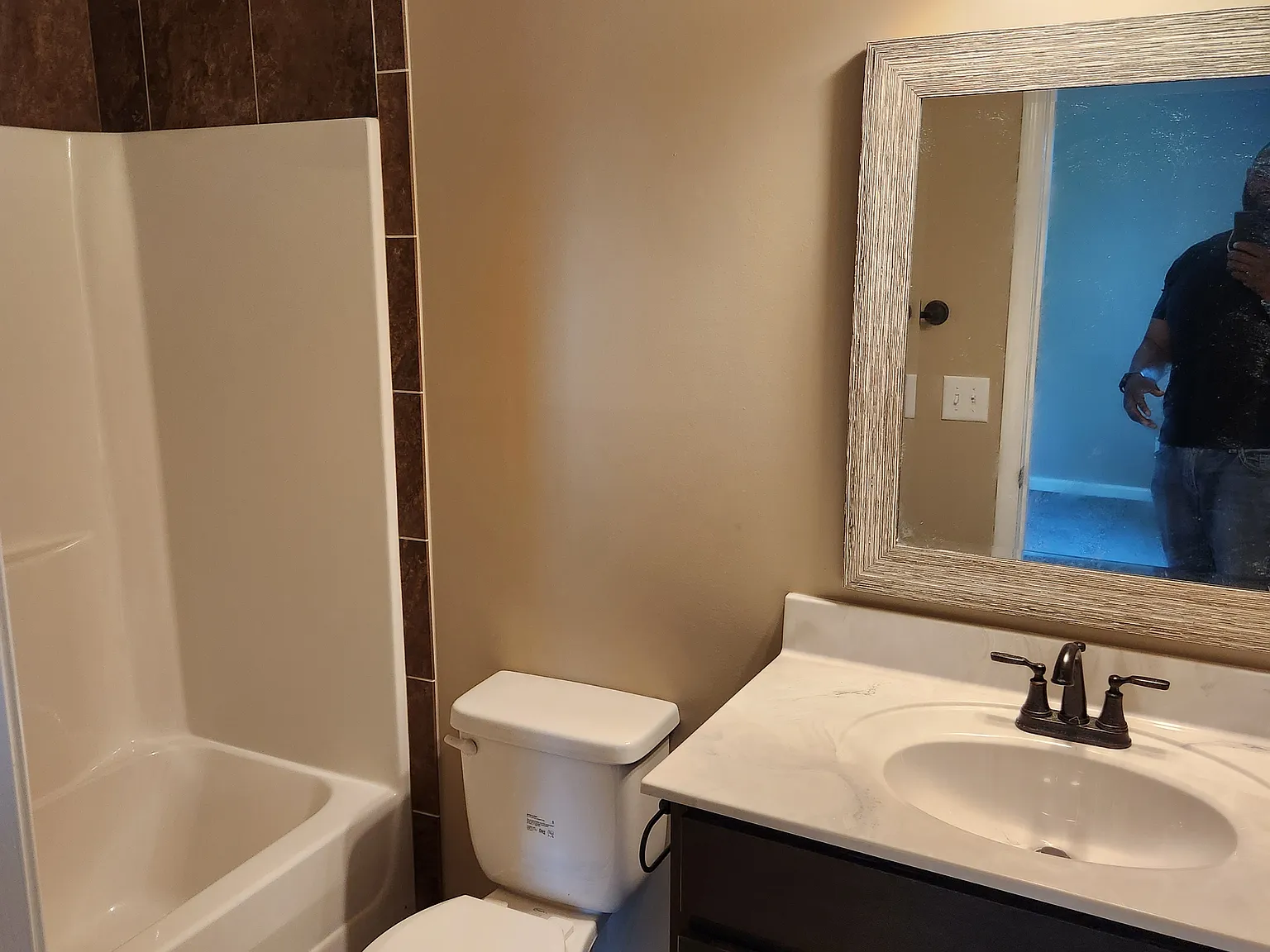 2 bed, 2.5 bath, 1400 sqft, $1,407 — Photo 4