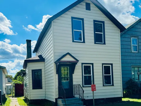 915 Carney Blvd, Marinette, WI 54143