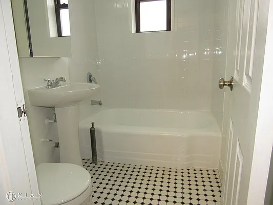 Rented by Kian Realty | media 21