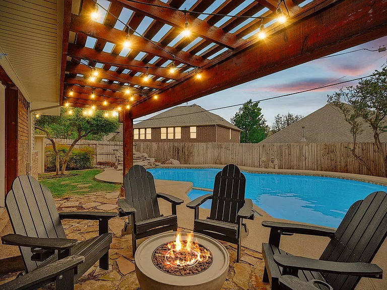 1208 Mayleaf Dr — Photo 35