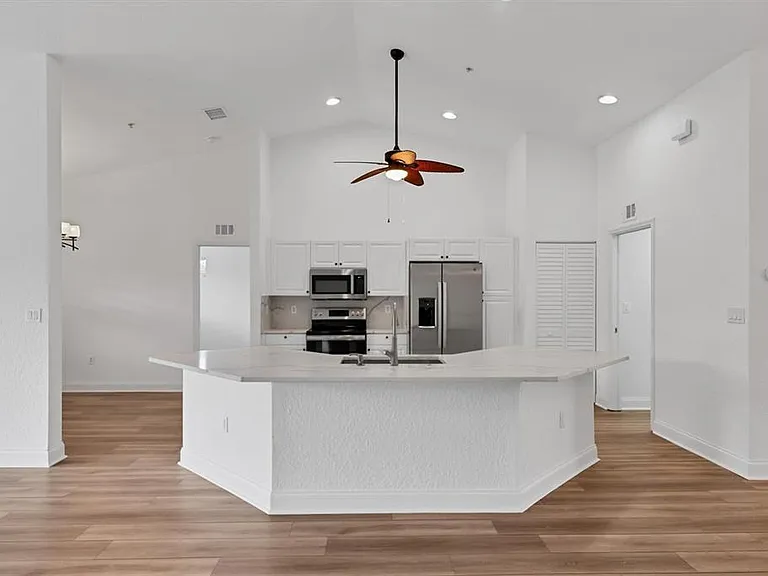 7269 Fountain Palm Cir — Photo 8