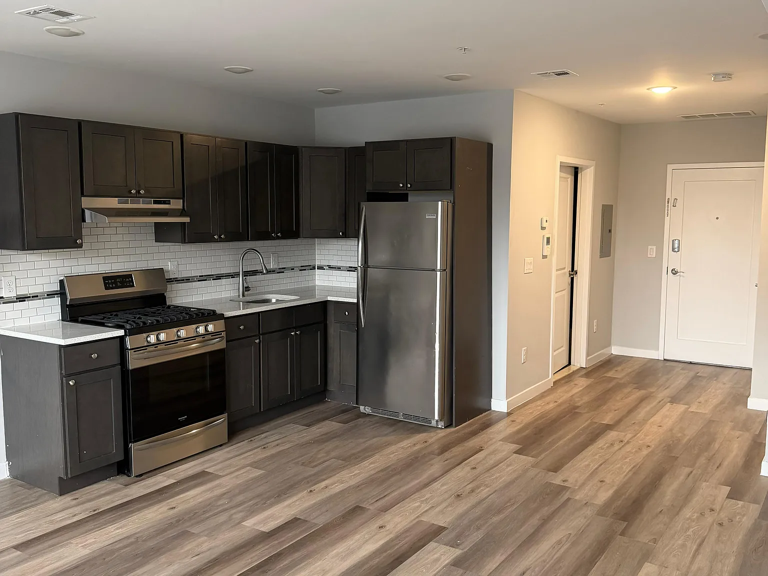 Studio, $1,431 — Photo 4