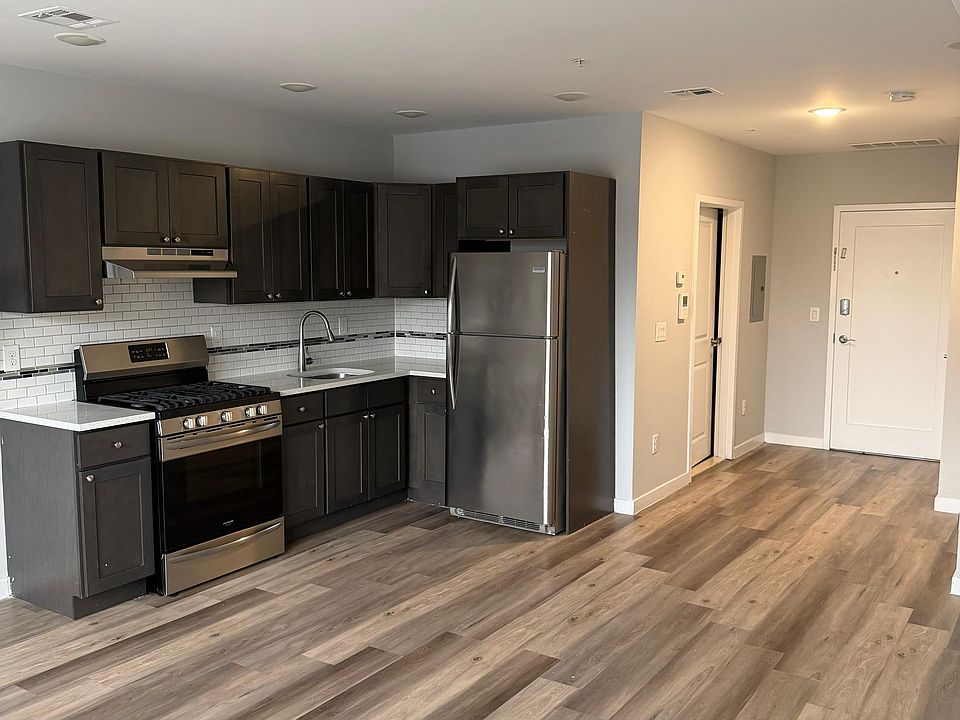 1st image of 191 Governor St #1