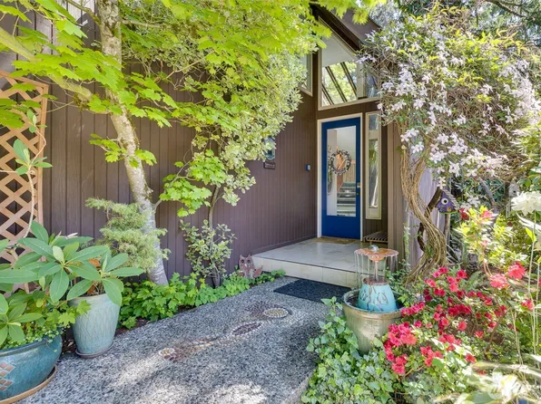 3068 169th Avenue NE, Bellevue, WA 98008