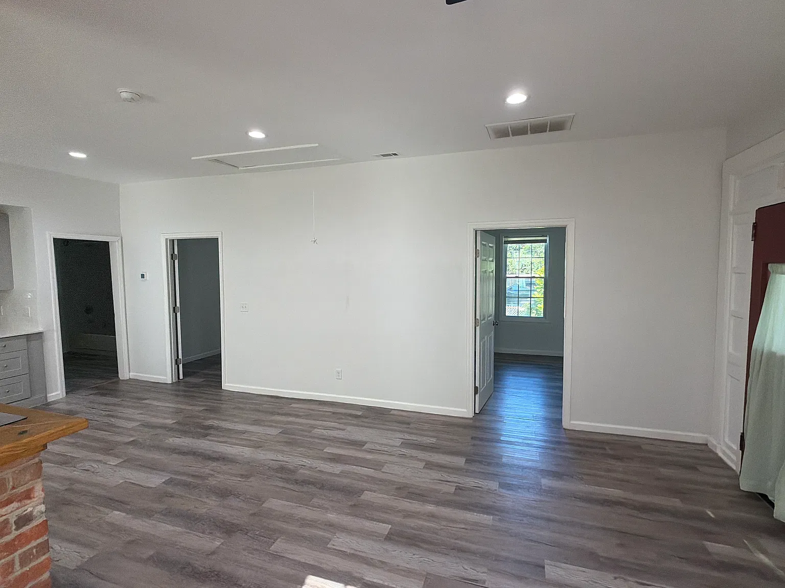 2 bed, 896 sqft, $1,395 — Photo 3