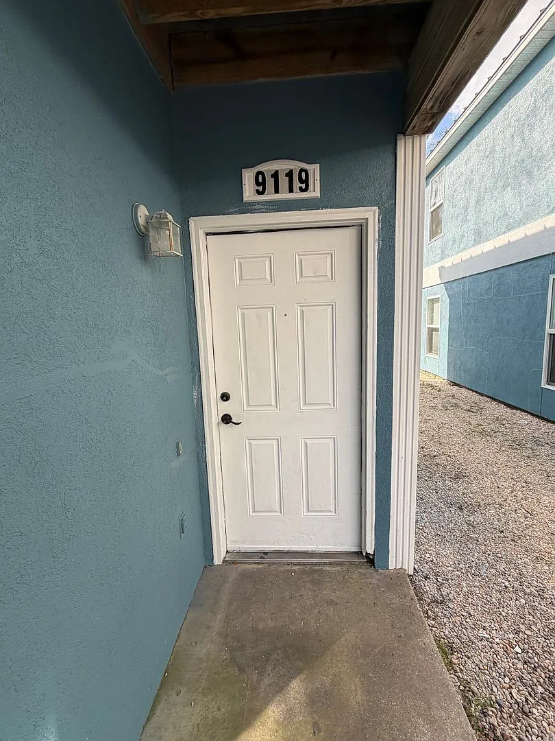 9119 Laird Street — Photo 2