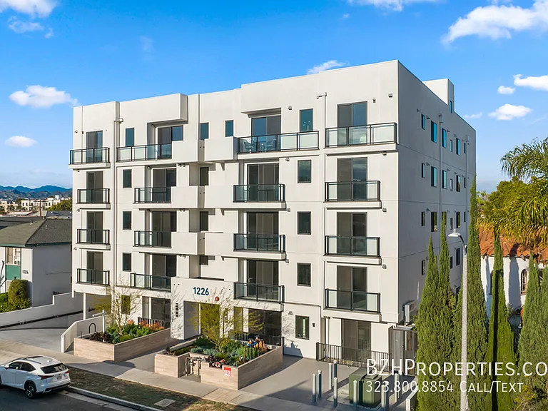 Bedford Twenty - Luxury Condos — Photo 71