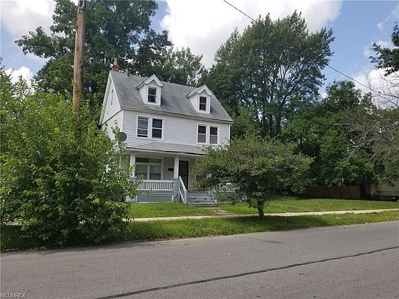 2nd image of 844 Parkwood Dr
