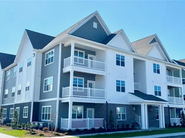 1540 Eldwick Dr #303, Chesapeake, VA 23320