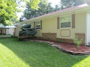 716 Hillcrest Ave, Nixa, MO 65714