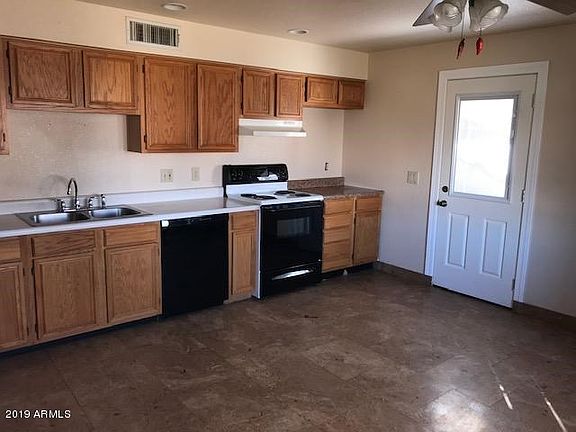 Large eat-in kitchen