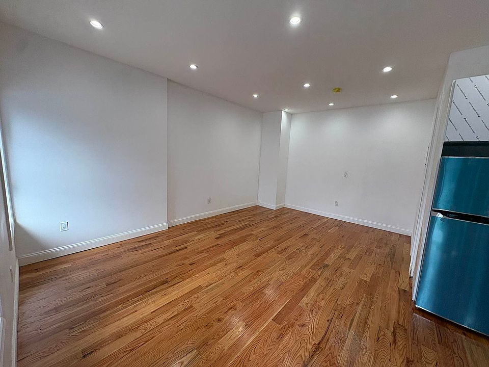 2nd image of 204-15 Jamaica Ave #1R