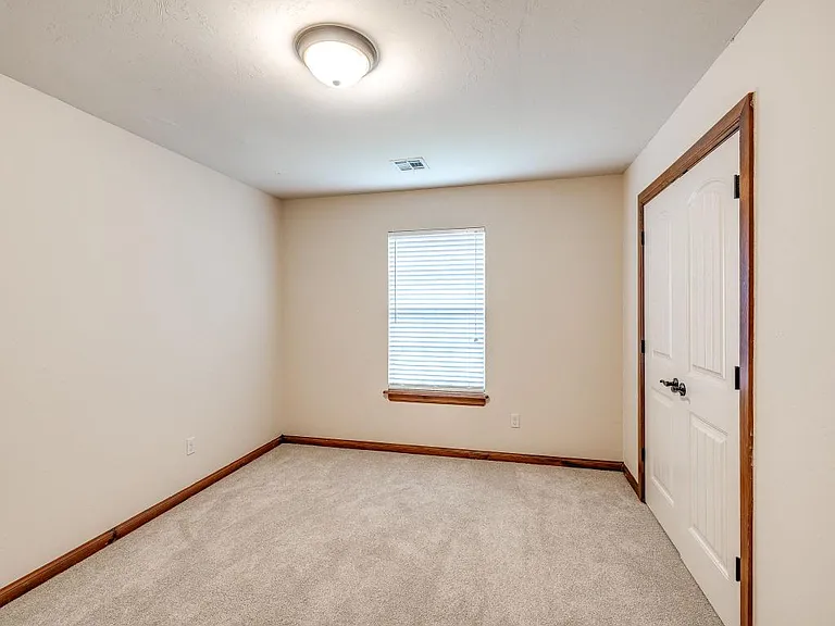 2121 Mill Creek Way — Photo 32
