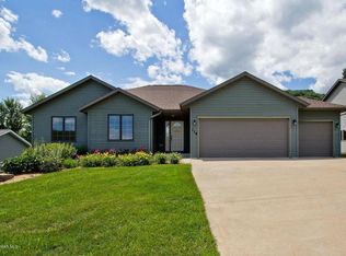 114 Bluffview Dr, Winona, MN 55987