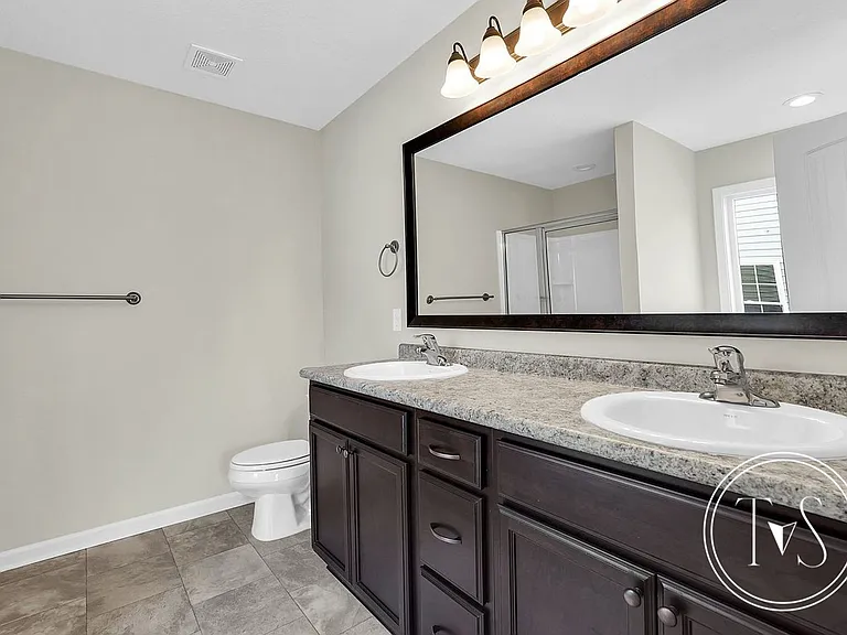 200 Alcove Ct — Photo 15