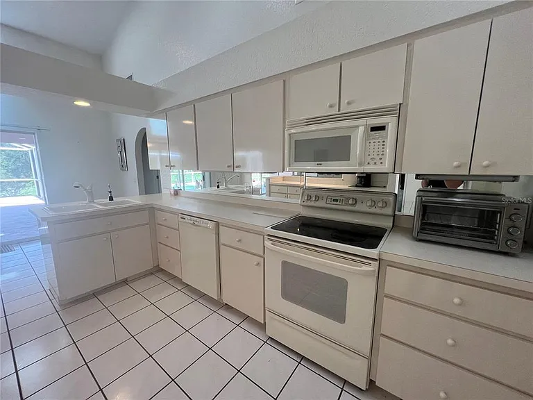 2300 Mauritania Rd — Photo 10