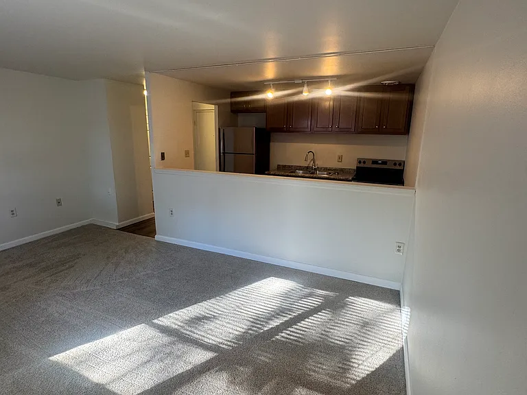 2031 Mills Ave #0 — Photo 8