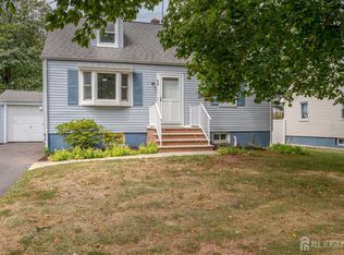 634 S Washington Ave, Piscataway, NJ 08854