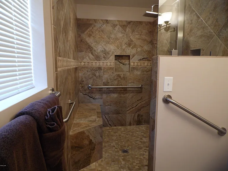 2886 Cisco Dr N — Photo 41