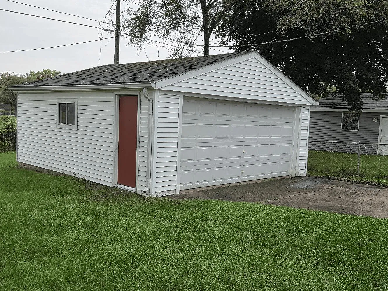 3 bed, 1.0 bath, $1,890 — Photo 3