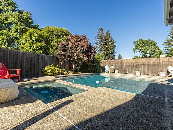 2nd image of 15 Lemon Court