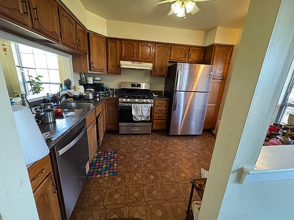 5th image of 1506 Maplecrest Rd