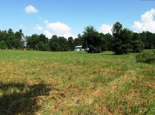 Linger Ln, Norfork, AR 72658