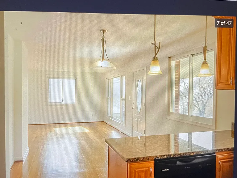 717 Marcy Ave — Photo 3