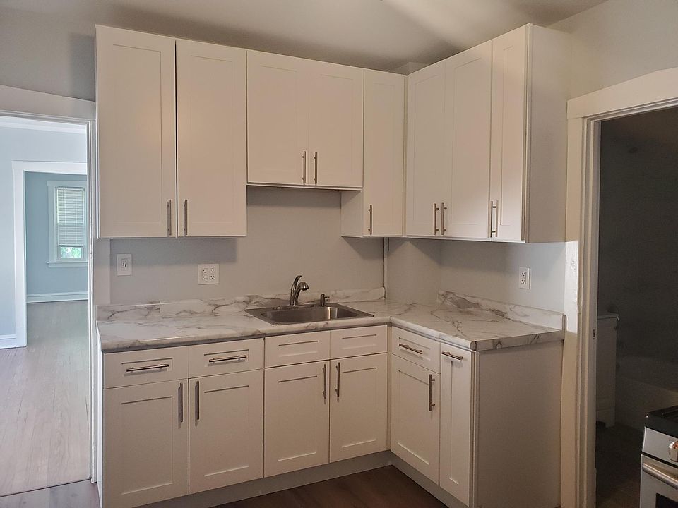 1st image of 5222 N Ludlam Ave Unit 2
