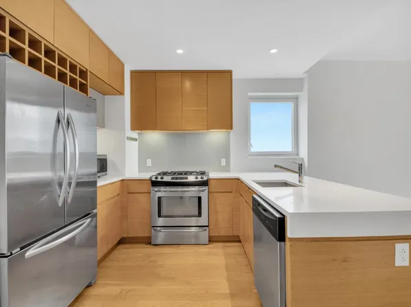 150 Fourth Avenue image 1 of 18