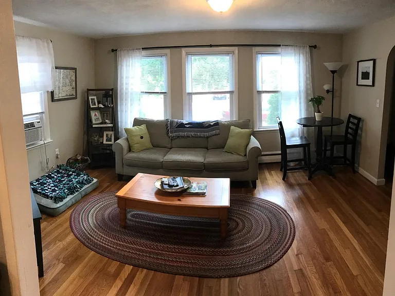 15 Hawthorn St — Photo 3