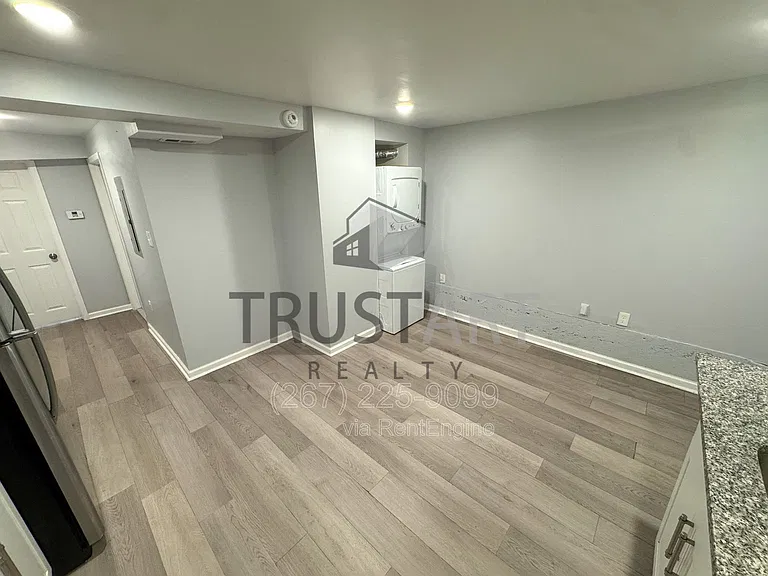 5448 Springfield Ave #1R — Photo 4