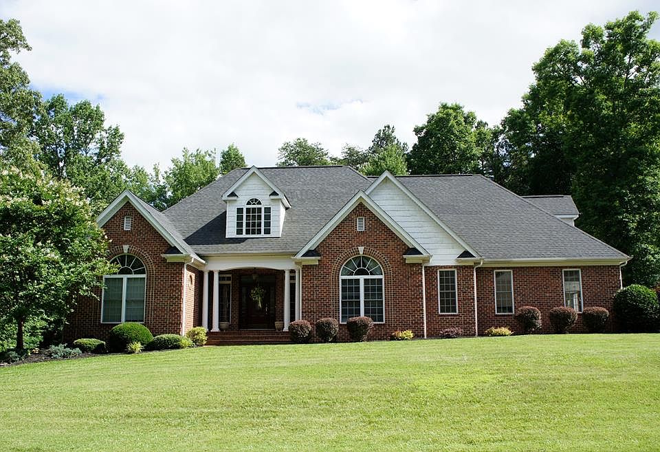1st image of 318 Oak Creek Dr